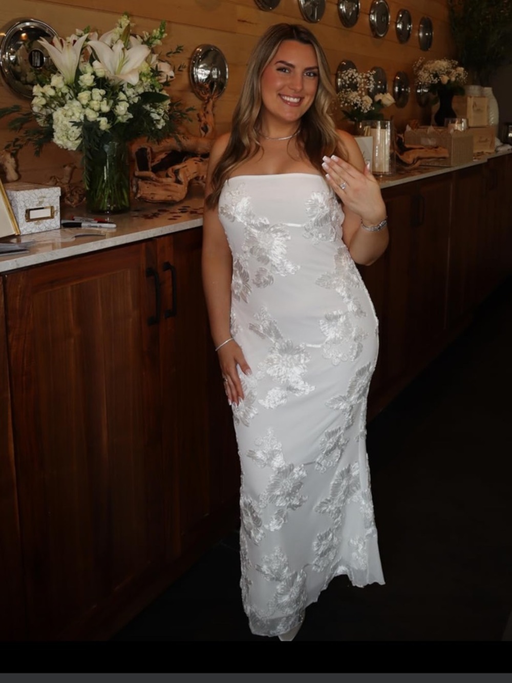 Elegant White BEACH WEDDING Dress - Picture 7 of 7